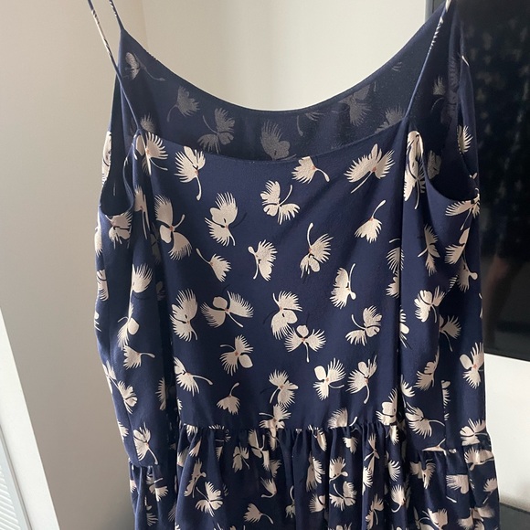 Club Monaco silk tank tops - Picture 4 of 4